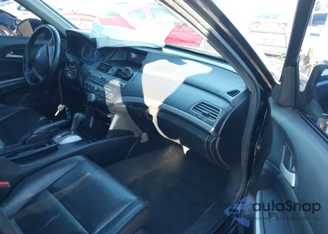 2010 Honda Accord 2.4 Ex-L из США, поврежденный, VIN 1HGCP2F83AA116520